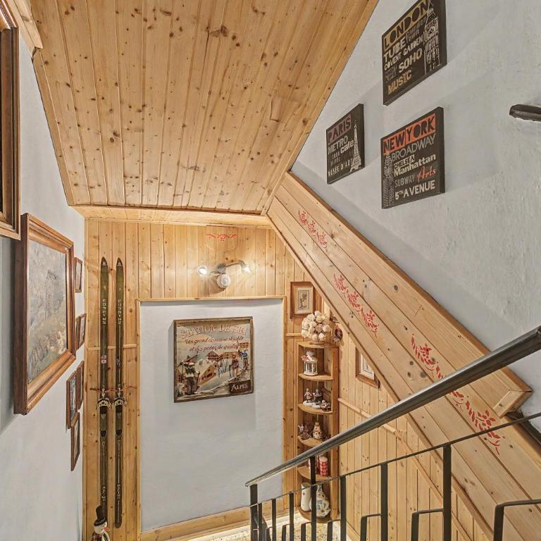 Fiore dell'Alpe - Three-Bedroom Premium Apartment with Balcony - 12