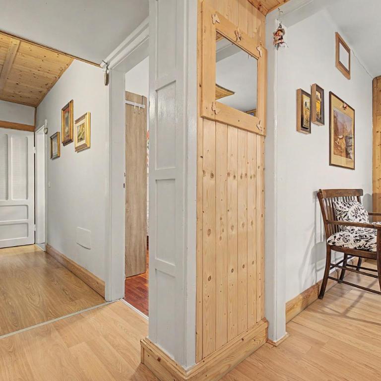 Fiore dell'Alpe - Three-Bedroom Premium Apartment with Balcony - 11