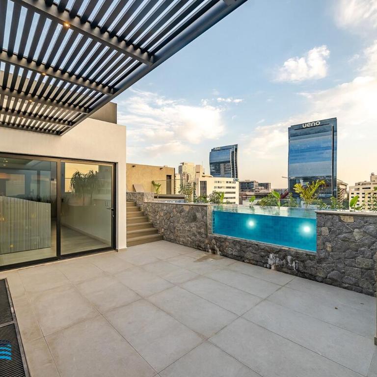 1A Steps from Shopping del Sol and Paseo La Galería! - One-Bedroom Apartment - 4