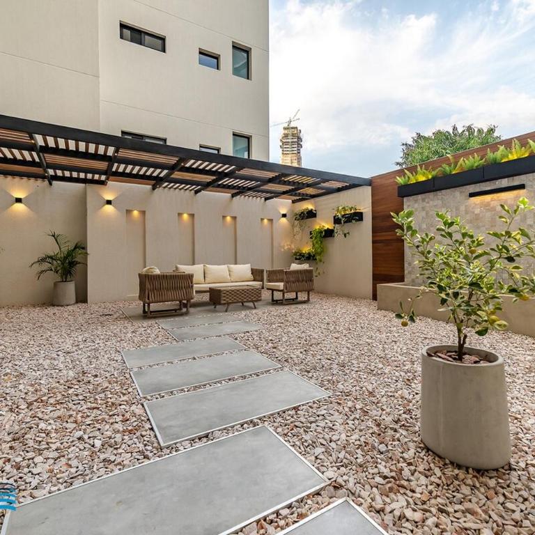 1A Steps from Shopping del Sol and Paseo La Galería! - One-Bedroom Apartment - 6