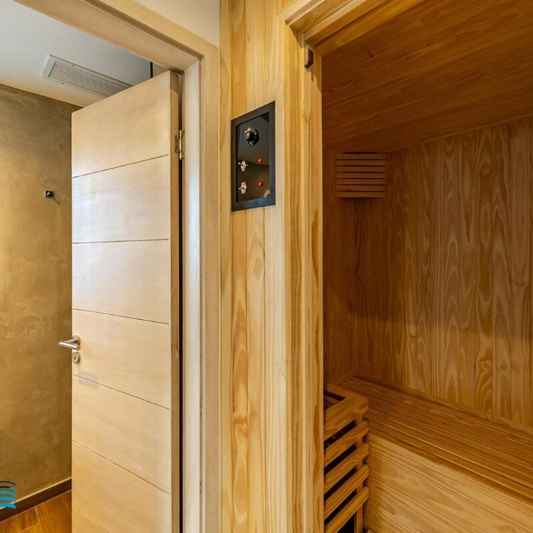 1A Steps from Shopping del Sol and Paseo La Galería! - One-Bedroom Apartment - 10