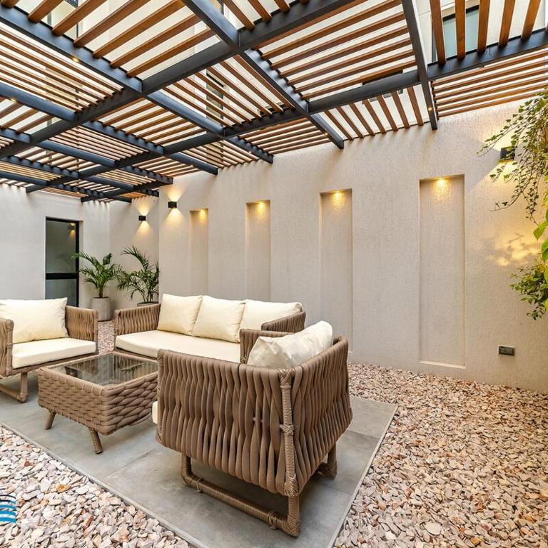 1A Steps from Shopping del Sol and Paseo La Galería! - One-Bedroom Apartment - 32