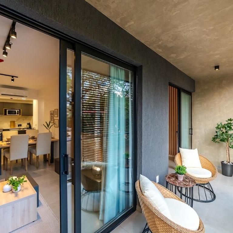 1A Steps from Shopping del Sol and Paseo La Galería! - One-Bedroom Apartment - 39