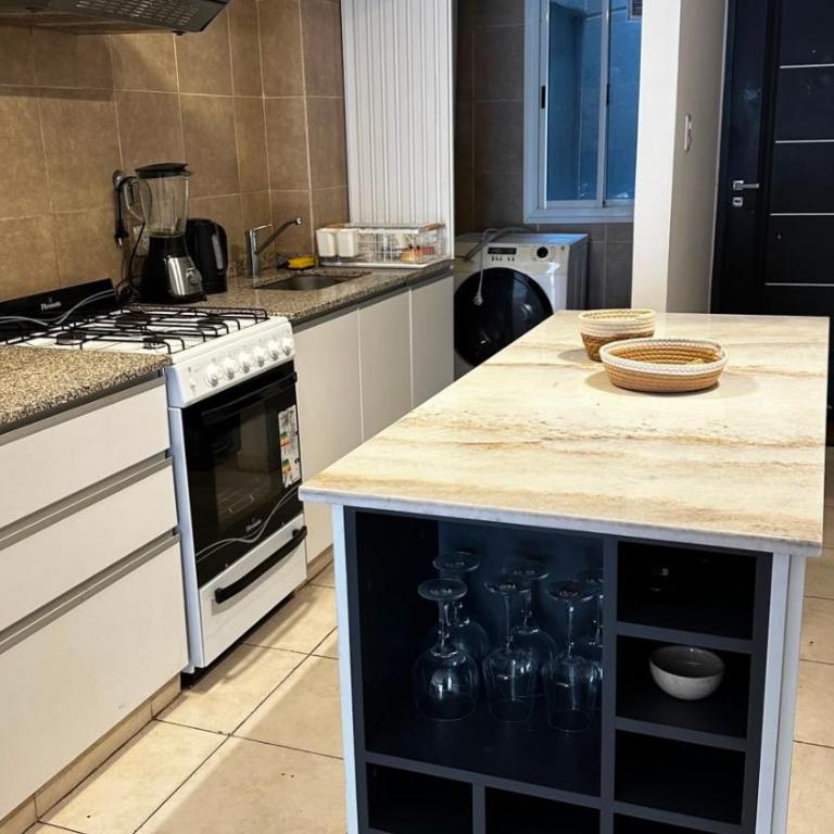 Depto Barrio sur, Plaza San Martin, Tucuman - Two-Bedroom Apartment with City View - 3