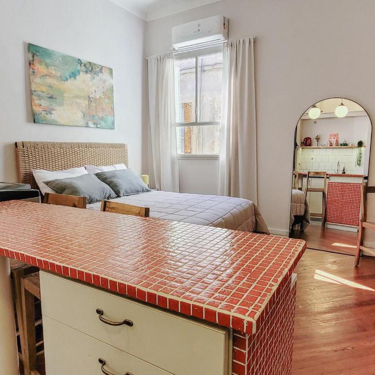 Encantador Estudio frente al Mercado de San Telmo - One-Bedroom Apartment - 4