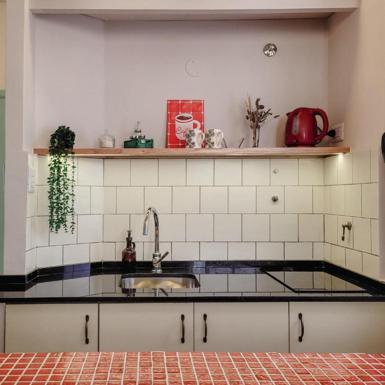Encantador Estudio frente al Mercado de San Telmo - One-Bedroom Apartment - 6