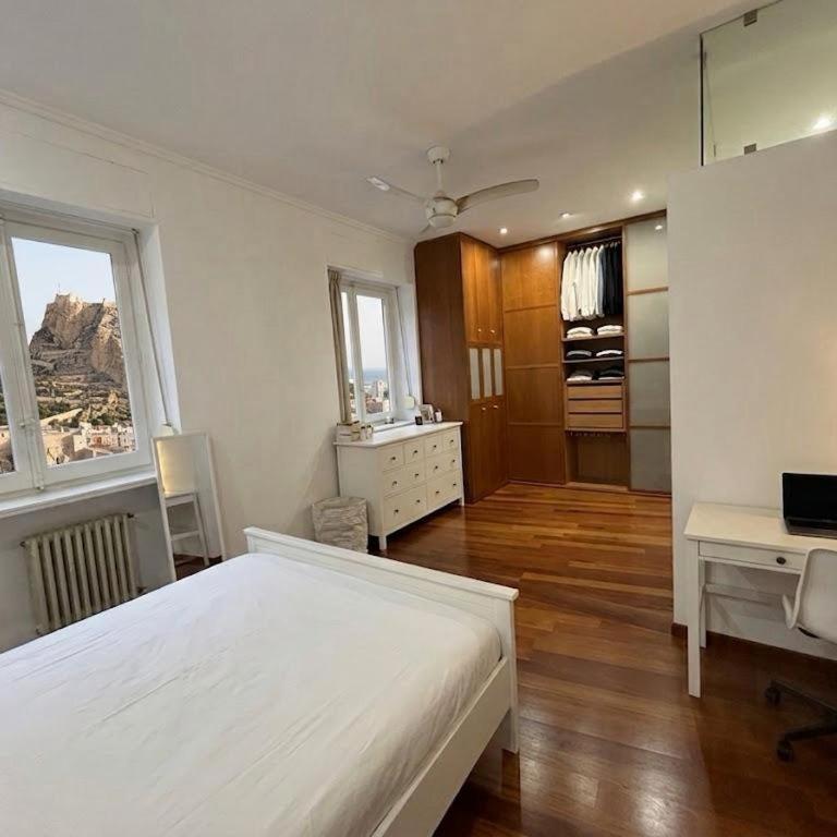 Postiguet Beach, sea views, and Santa Bárbara Castle - Appartement - 4