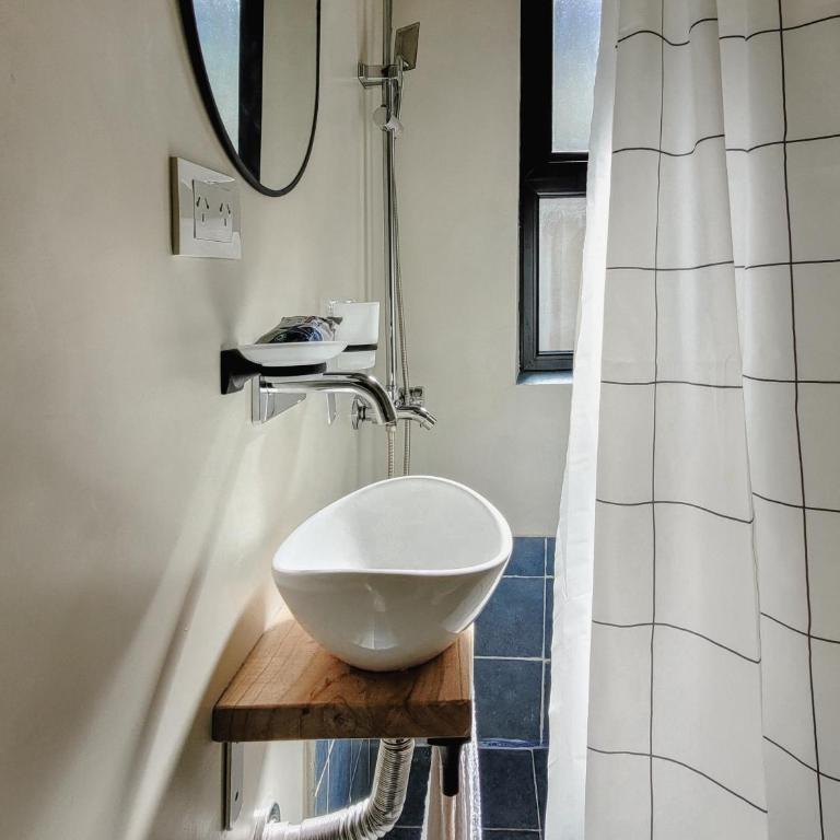 Encantador Estudio frente al Mercado de San Telmo - One-Bedroom Apartment - 14