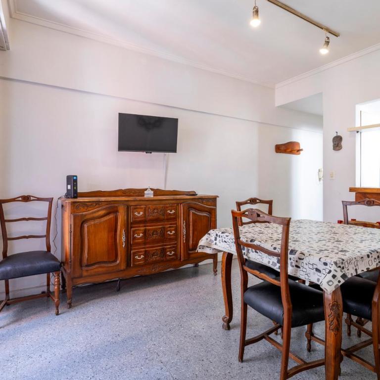 MAR y TRANQUILIDAD, 3 Ambientes a pasos del Casino y Torréon, FRENTE al MAR - Apartamento de 2 dormitorios - 8