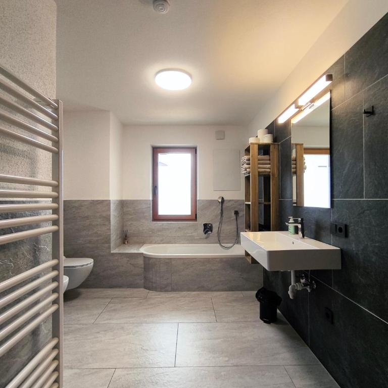 SiLENA Dolomites - Appartamento con 2 Camere da Letto - 12