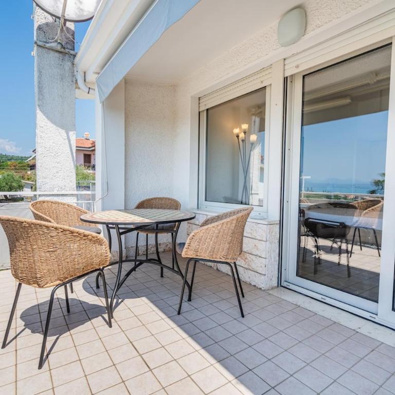 Apt for 4 Lake View, Terrace, WiFi and freeParking - Apartamento de 1 dormitorio - 5