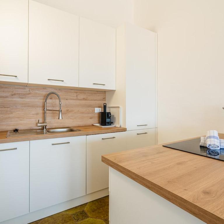 Apt for 4 Lake View, Terrace, WiFi and freeParking - Apartamento de 1 dormitorio - 8