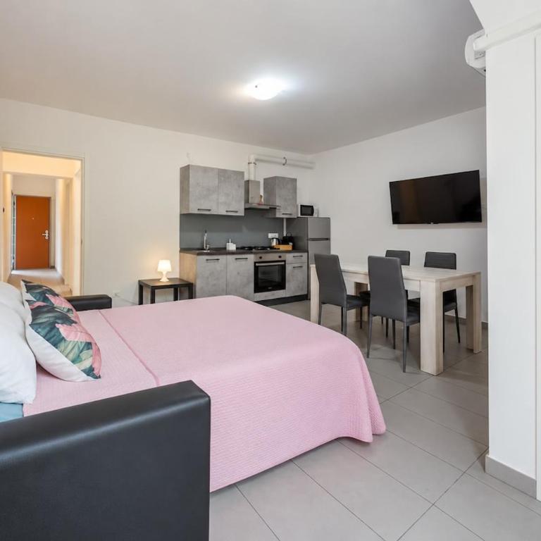 Pink Garden Como - Free Parking - Appartamento con 2 Camere da Letto - 5