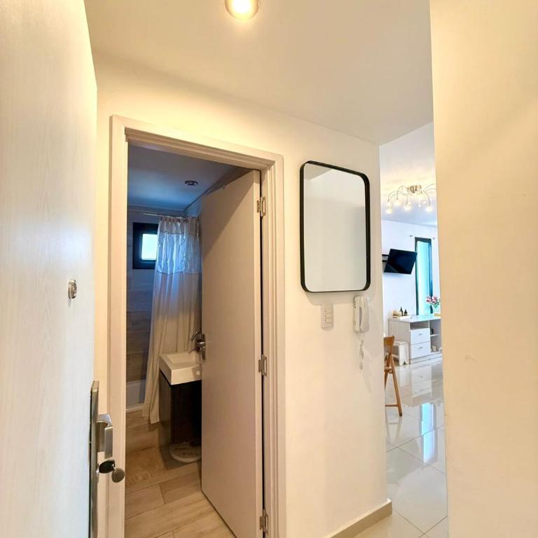 Monoambiente completo con balcón y piscina - Apartamento de 1 dormitorio - 8