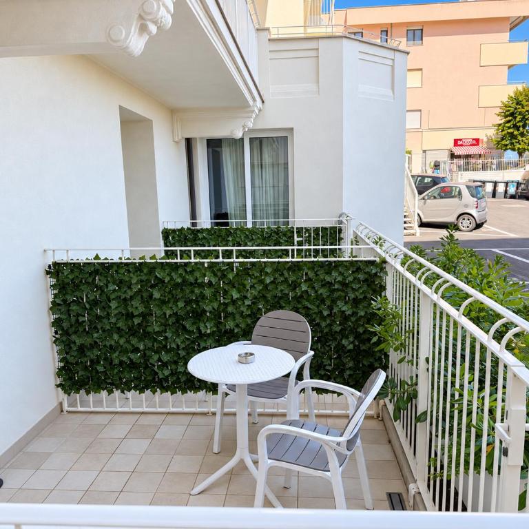 Hotel Villa Augustea - Camera Tripla Budget - 4