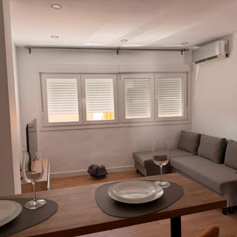 Piso Carmela en la playa de Torremolinos - Apartamento de 1 dormitorio - 2