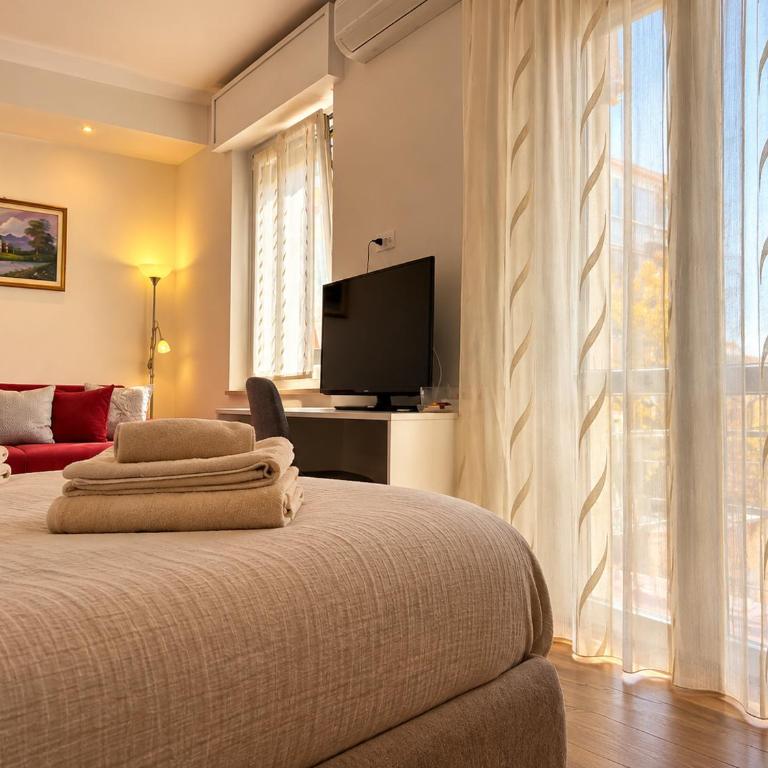 Valverde Apartment and Rooms - Deluxe Double or Twin Room with Balcony - 3