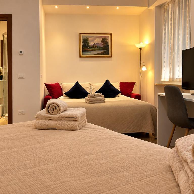 Valverde Apartment and Rooms - Deluxe Double or Twin Room with Balcony - 7