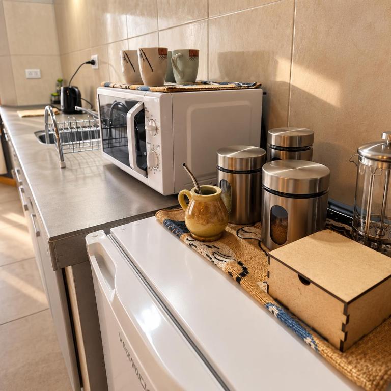 Aparts Cerro Comision - Amplios, con vista a los Cerros y Lago Argentino - One-Bedroom Apartment - 9
