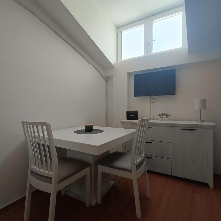 Belgrade Apartment by Mladenovic - One-Bedroom Apartment - 2
