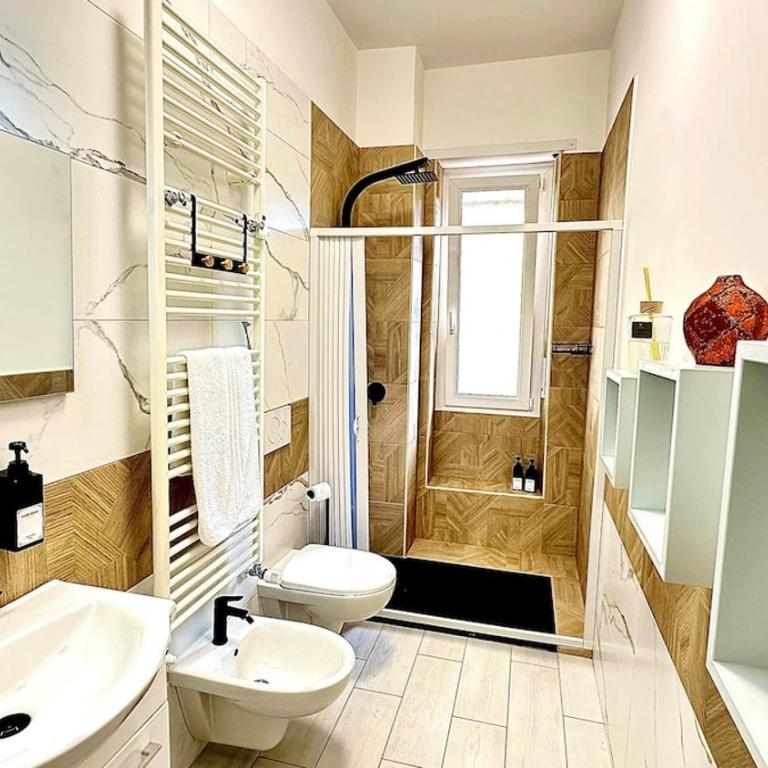 Bilocale,4 posti letto,2 bagni, parcheggio privato - Appartamento con 1 Camera da Letto - 8