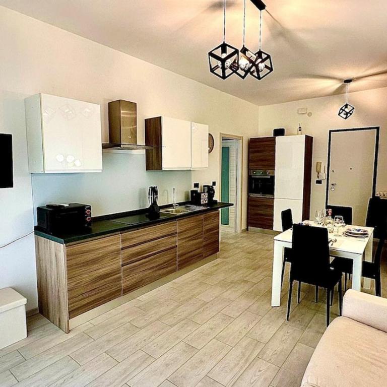Bilocale,4 posti letto,2 bagni, parcheggio privato - Appartamento con 1 Camera da Letto - 19