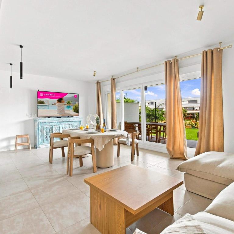 Pool-FREE parking-Close to beach-spacious yard - Apartment - 1