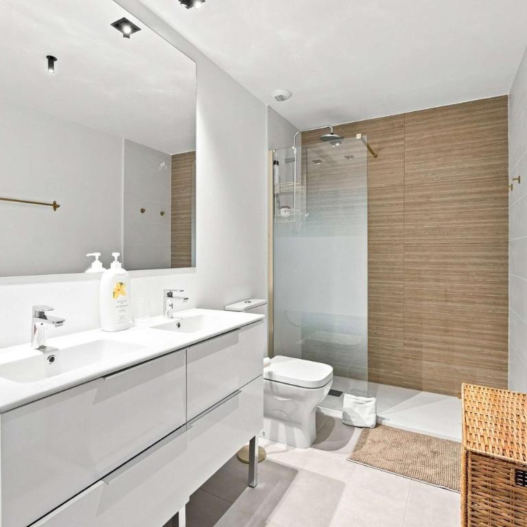 Pool-FREE parking-Close to beach-spacious yard - Apartment - 11