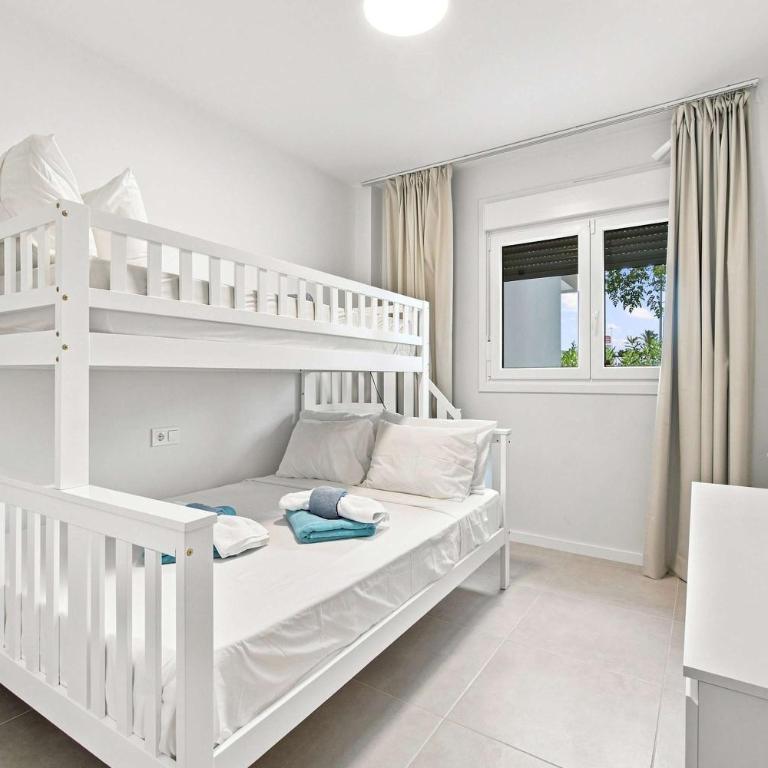 Pool-FREE parking-Close to beach-spacious yard - Apartment - 13
