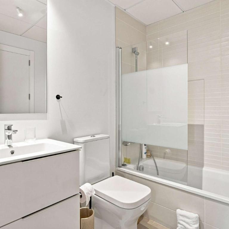Pool-FREE parking-Close to beach-spacious yard - Apartment - 15