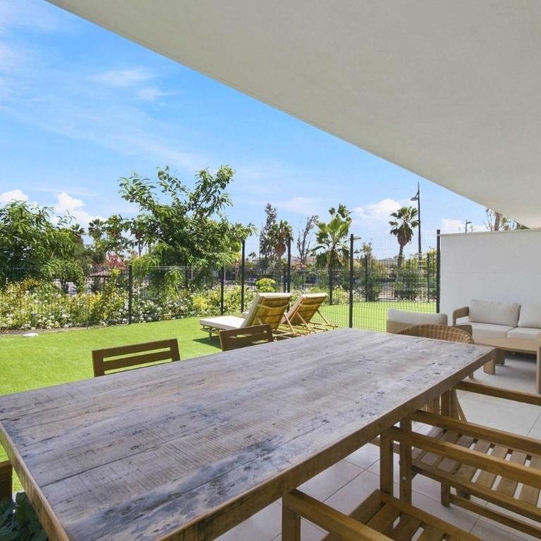 Pool-FREE parking-Close to beach-spacious yard - Apartment - 17
