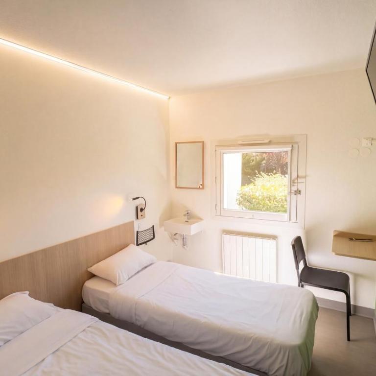 Unisotel Montauban EX F1 - Chambre Double avec Salle de Bains Commune - 1
