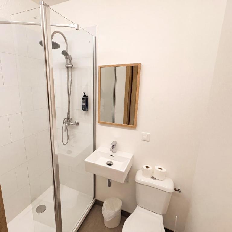 Unisotel Montauban EX F1 - Chambre Double avec Salle de Bains Privative - 2