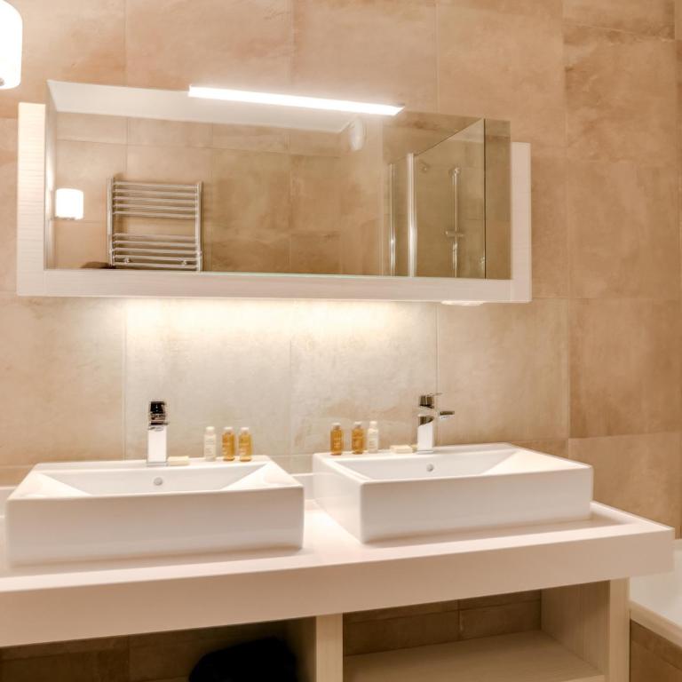 Courchevel T5 Contemporain 8p avec Parking et WIFI - FR-1-562-13 - Appartement (8 Adultes) - 8