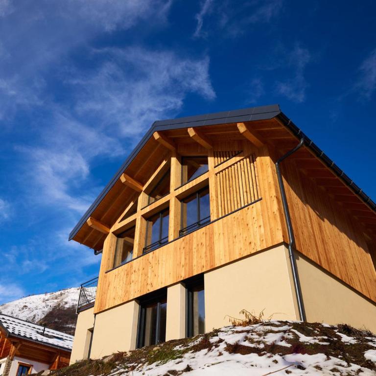 Chalet spacieux 11 pers, 4 pièces, parking, terrasse au soleil - FR-1-263-606 - Chalet - 16