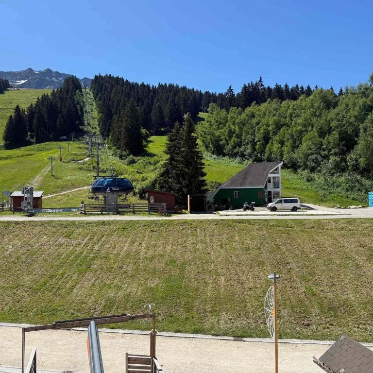 Studio cabine au pied des pistes avec balcon, 4 couchages - FR-1-557-16 - Appartement (4 Adultes) - 11
