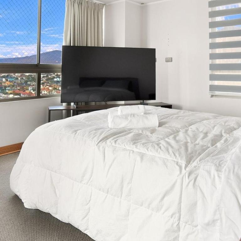 Oceana Suites Sunset Valley - Three-Bedroom Apartment with Sea View - 4