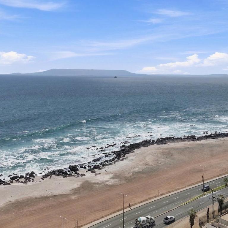 Oceana Suites Sunset Valley - Three-Bedroom Apartment with Sea View - 11