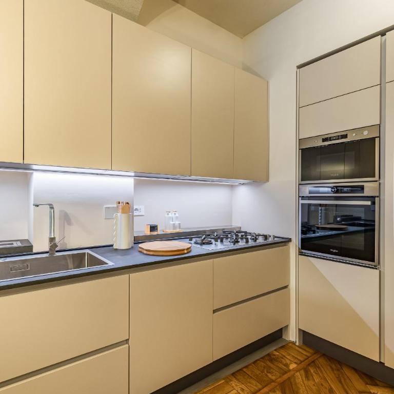 Raffinato Quadrilocale nel cuore di Torino - Three-Bedroom Premium Apartment with Balcony - 21