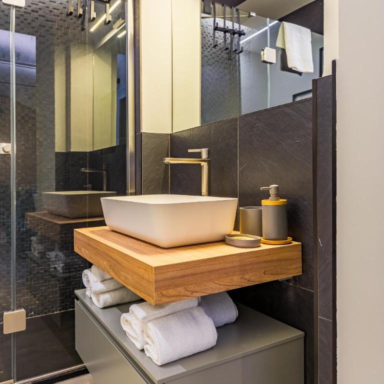 Raffinato Quadrilocale nel cuore di Torino - Three-Bedroom Premium Apartment with Balcony - 29