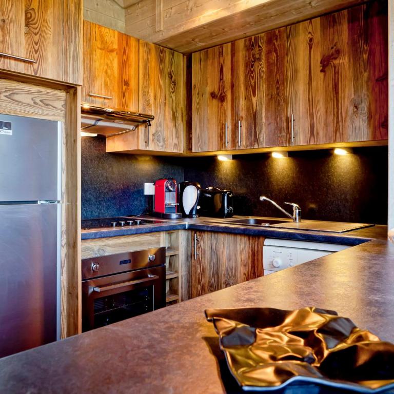 Charmant appart ski-in/ski-out, Courchevel, 6 pers, parking - Two-Bedroom Apartment - 14