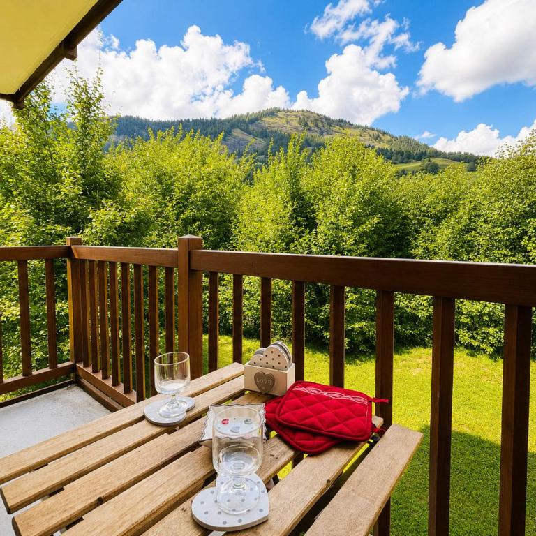 Charmant appartement au pied des pistes avec piscine - FR-1-505-208 - Appartement - 26