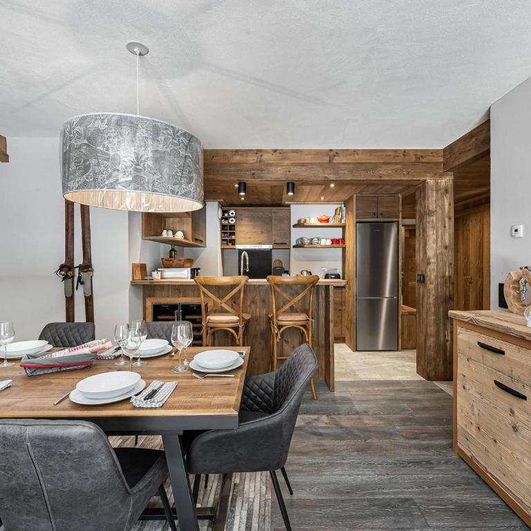 Appartement neuf à Courchevel proche des pistes, 3 chambres, dortoir, wifi, parking - Four-Bedroom Apartment - 11