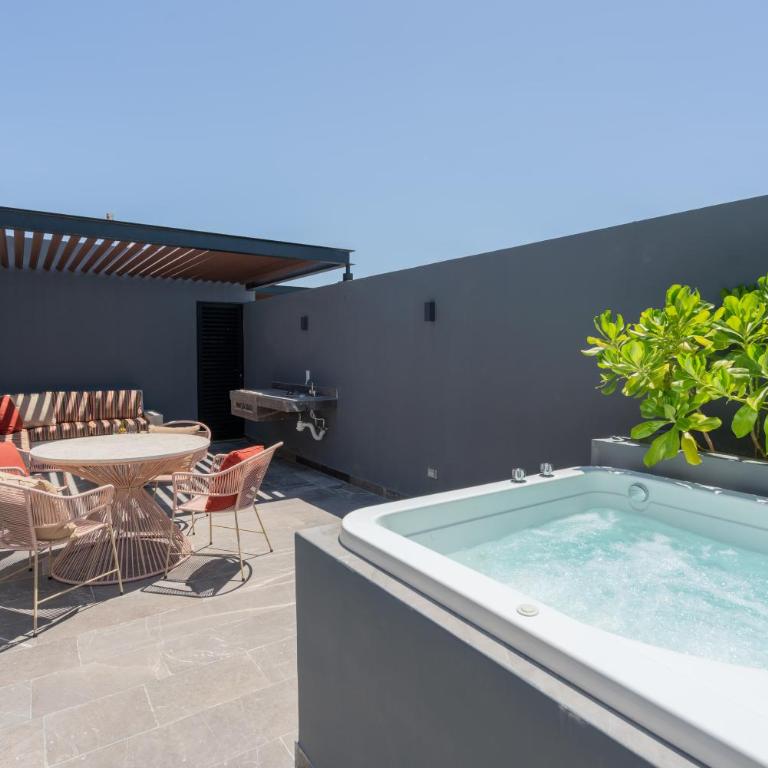 Terraza Privada PH Con Jacuzzi Tulum - Two-Bedroom Apartment with Private Pool - 2