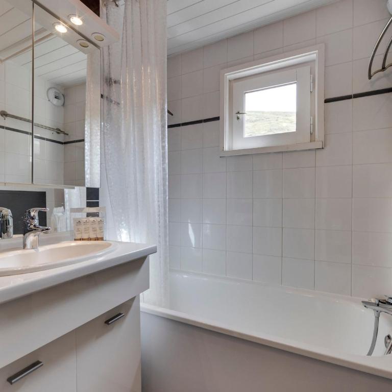 T2 Val Claret 4 pers, ski aux pieds, avec Wifi - FR-1-889-23 - Appartement (5 Adultes) - 10