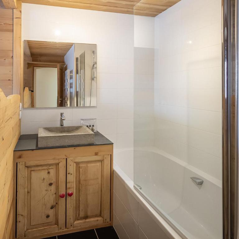 Lumineux duplex pour 8 pers, proche centre, Méribel - FR-1-565-78 - Apartment - 12