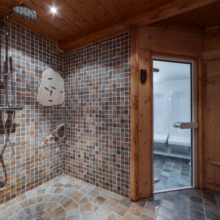 Chalet spacieux à La Rosière avec hammam et jacuzzi pour 15 personnes - Chalet mit 3 Schlafzimmern - 16