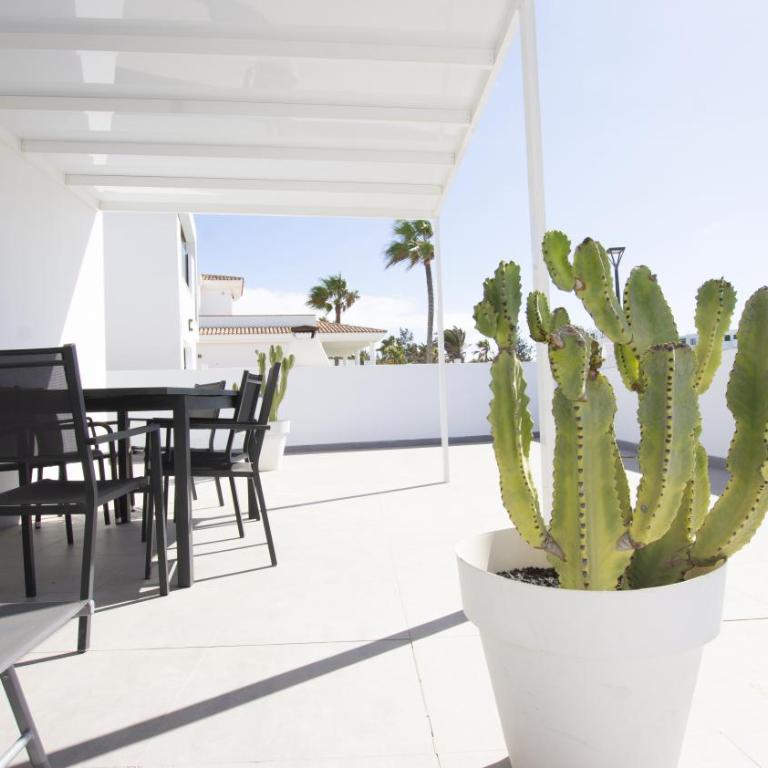 Book Jet - Front Beach Geranio Terrace Suites - Apartamento con 3 dormitorios - Frente al océano - 2