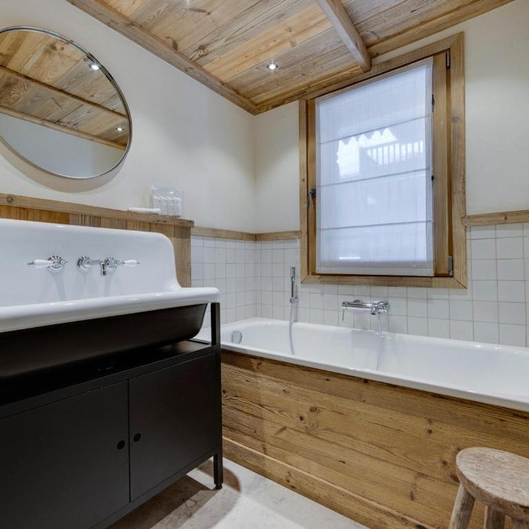 Appartement de charme pour 8 personnes avec parking et WIFI près des pistes - Appartement 3 Chambres - 13