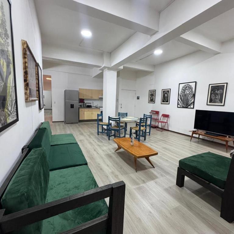 Colonial Art-Apt, 450m from the Zocalo - Three-Bedroom Apartment - 1